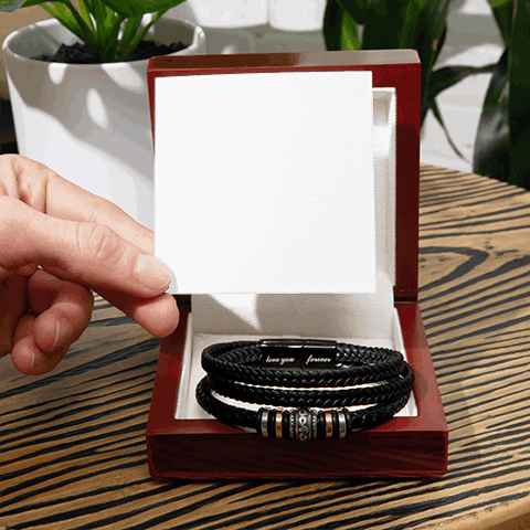 Leather Box with bracelet